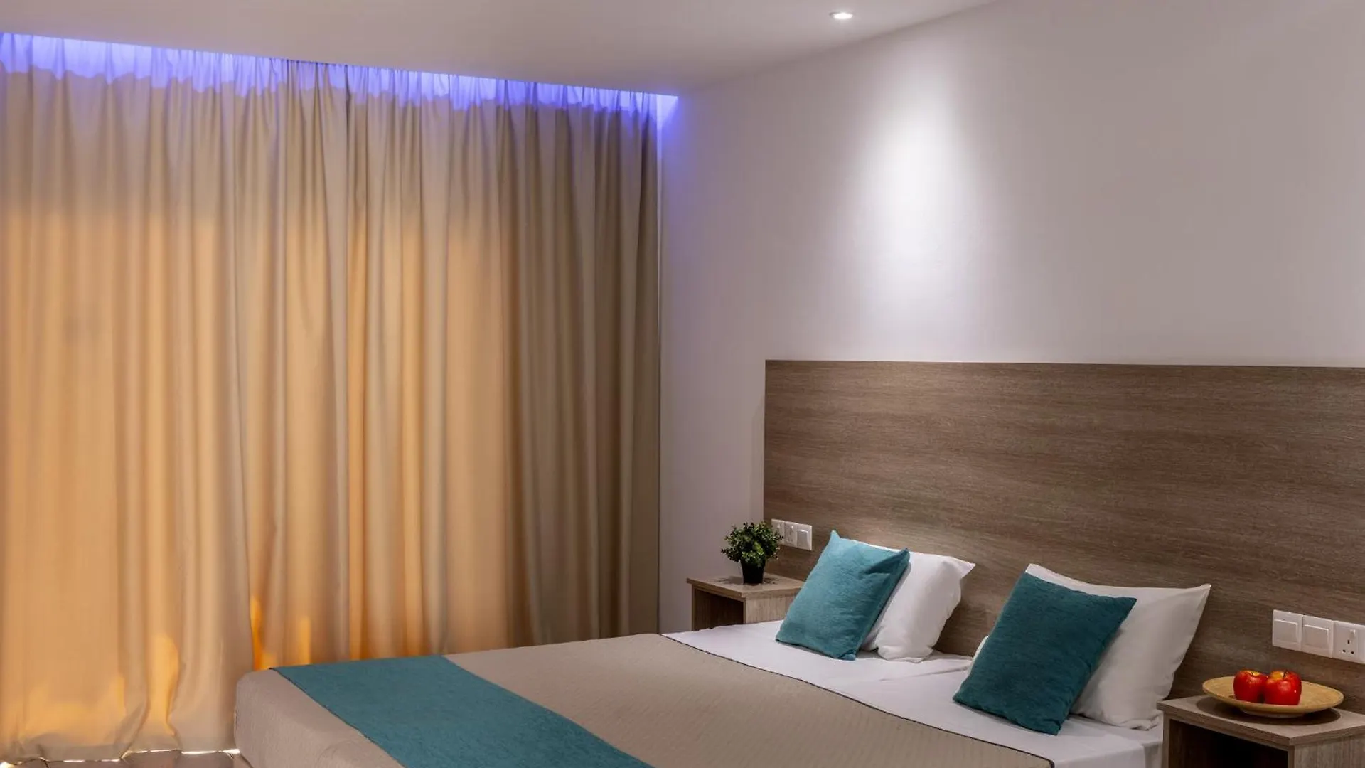 Milea Hotel Ajia Napa 2*,  Cypr