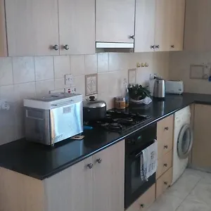 https://kimonos-guesthouse.larnacahotels.org
